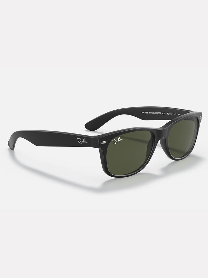 Ray-Ban New Wayfarer Matte Black/G-15 Green Sunglasses | MATTE BLACK/G-15 GREEN