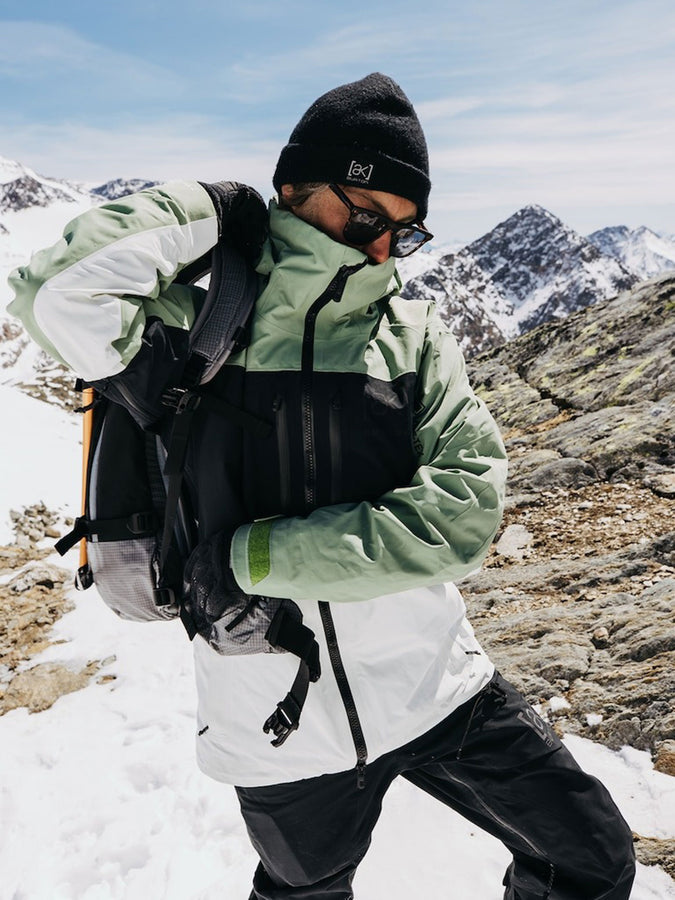 Burton [ak] Stagger Beanie | TRUE BLACK (A04)