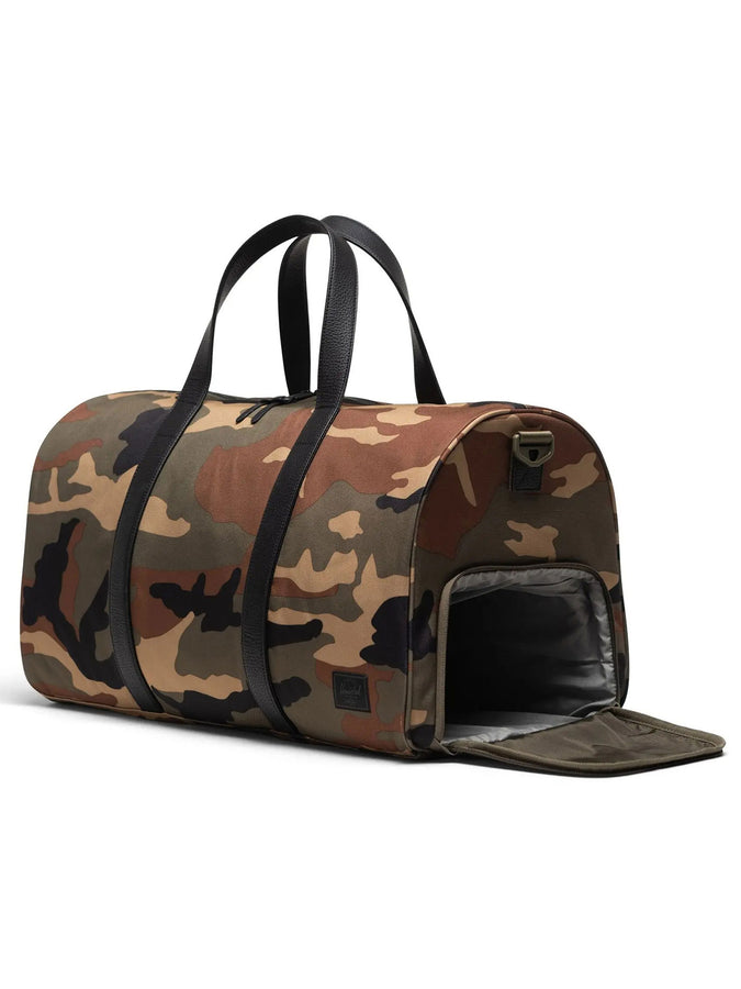 Herschel Novel Duffle Bag | WOODLAND CAM/BLK LABEL (07129)