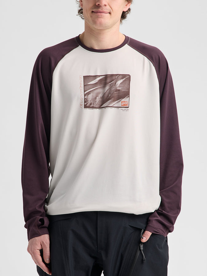 Burton Roadie Base Layer Tech Long Sleeve T-Shirt Winter 2027 | STOUT WHITE/BEAR HUG BRN (FBI)