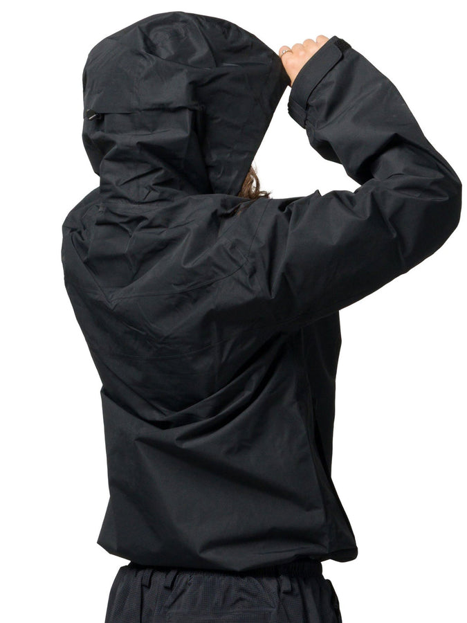 Souvenir 2.5 Ply 2027 – Shell Jacket | BLACK