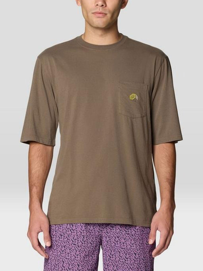 Mountain Hardwear MHW Logo Pocket T-Shirt Spring 2026 | TIERRA (246)