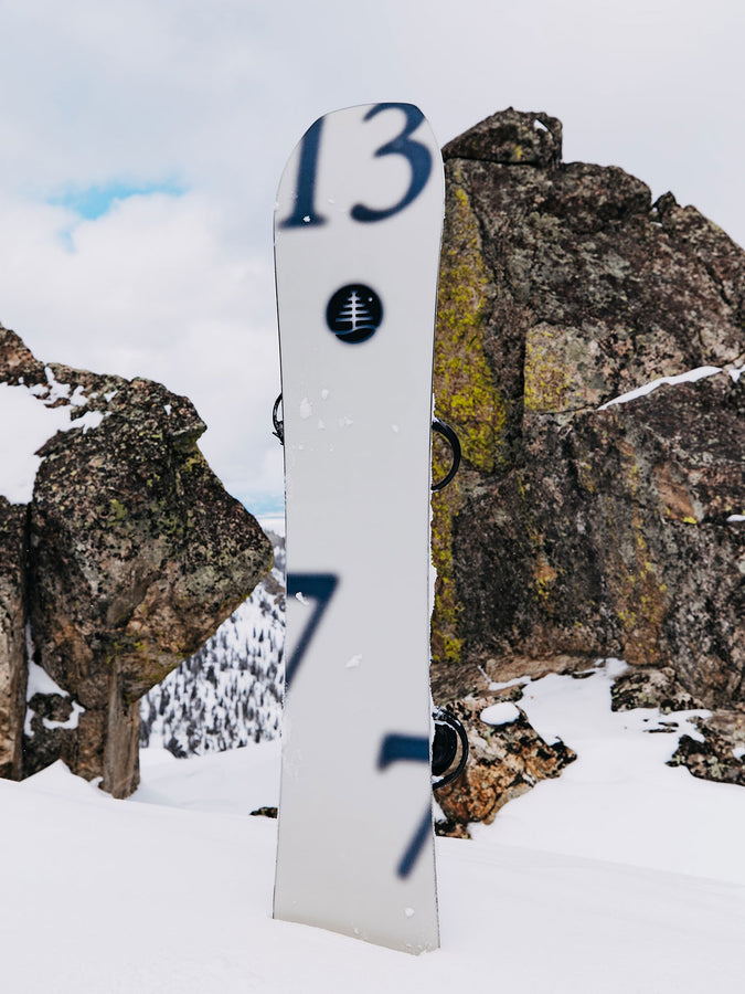 Burotn Family Tree Hometown Hero Camber Xray Snowboard 2027 | XRAY (E1Q)