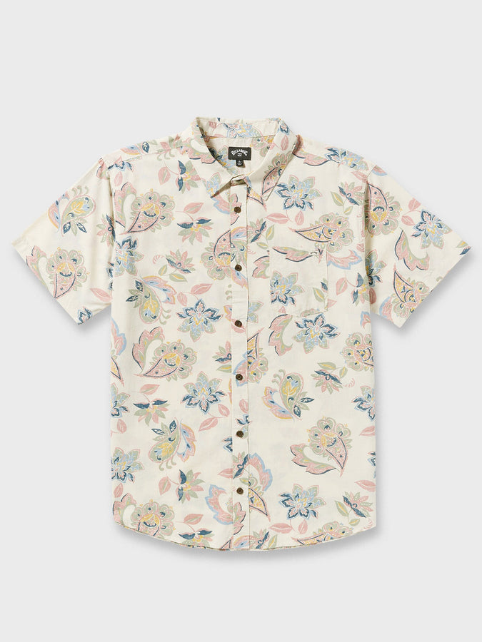 Billabong Sundays Short Sleeve Buttondown Shirt Fall 2025 | SAND (SAN)