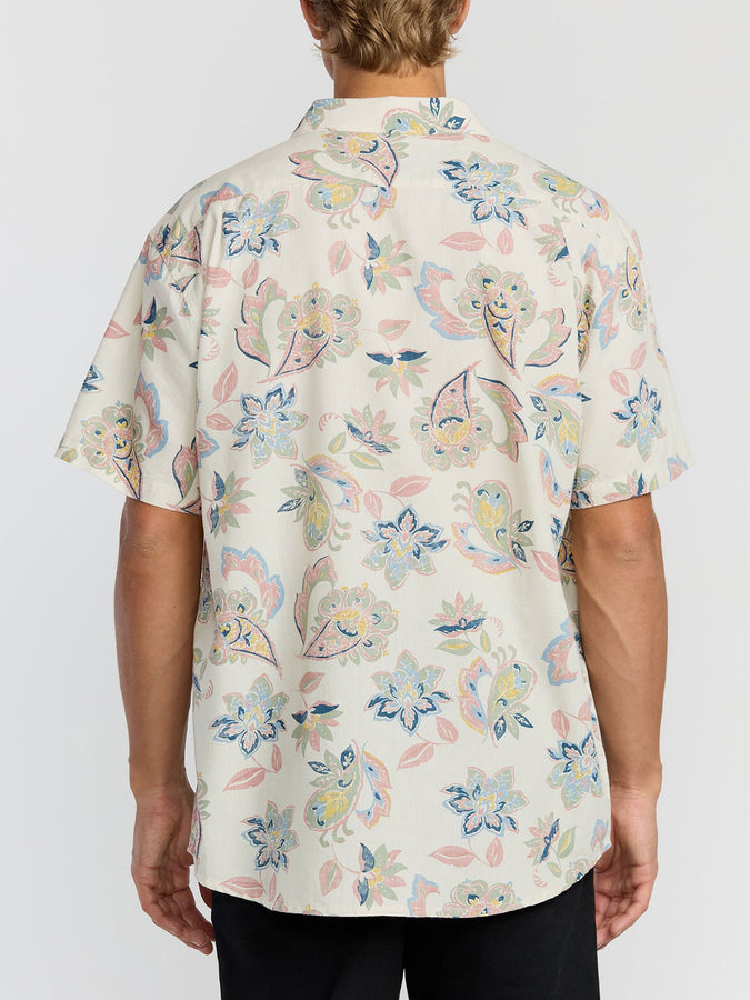 Billabong Sundays Short Sleeve Buttondown Shirt Fall 2025 | SAND (SAN)