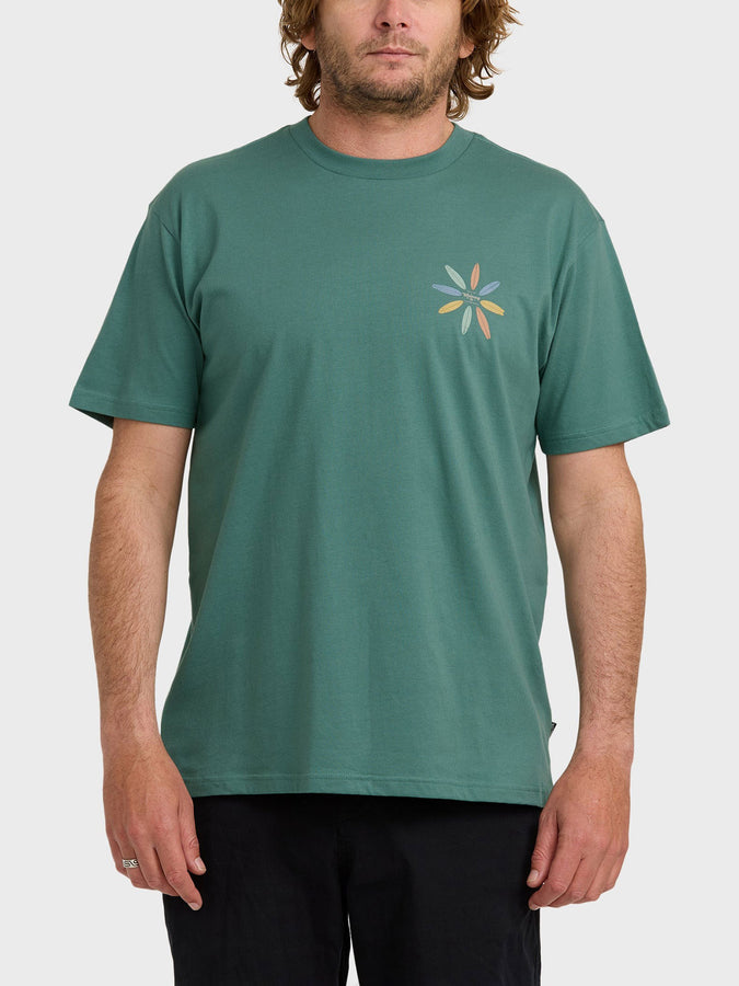 Billabong Quiver Premium T-Shirt Holiday 2025 | SAGE GREEN (SGG)