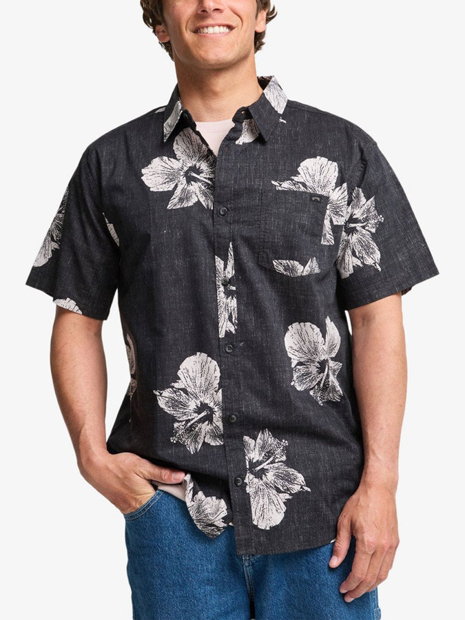 Billabong Sundays Hi S/S Buttondown Shirt Spring 2026 | BLACK (BLK)