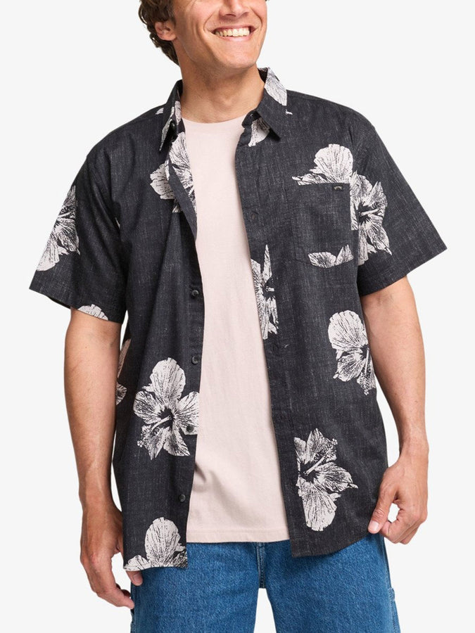 Billabong Sundays Hi S/S Buttondown Shirt Spring 2026 | BLACK (BLK)