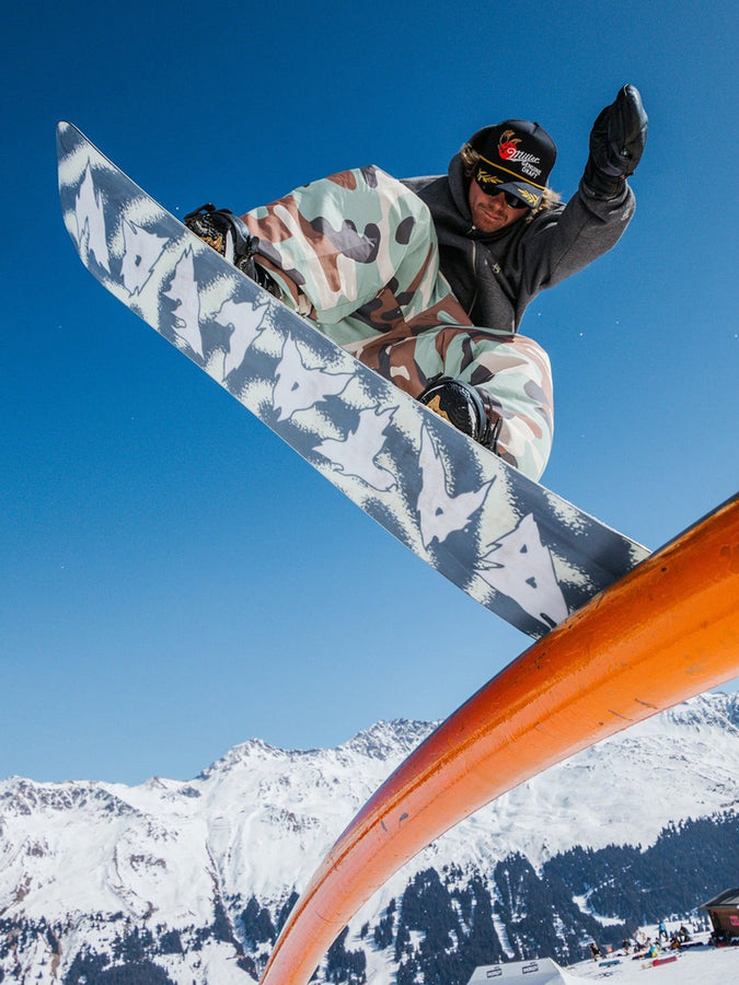 Bataleon Disaster Snowboard 2026 | EMPIRE
