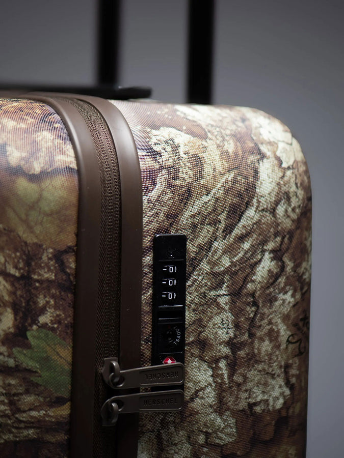 Herschel x Realtree Heritage large Carry-On Luggage | REALTREE APX CAMO (07175)