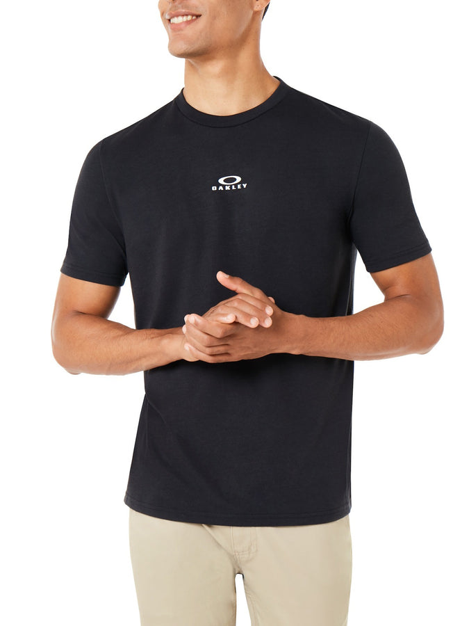 Oakley Bark New T-Shirt Fall 2025 | BLACKOUT (02E)