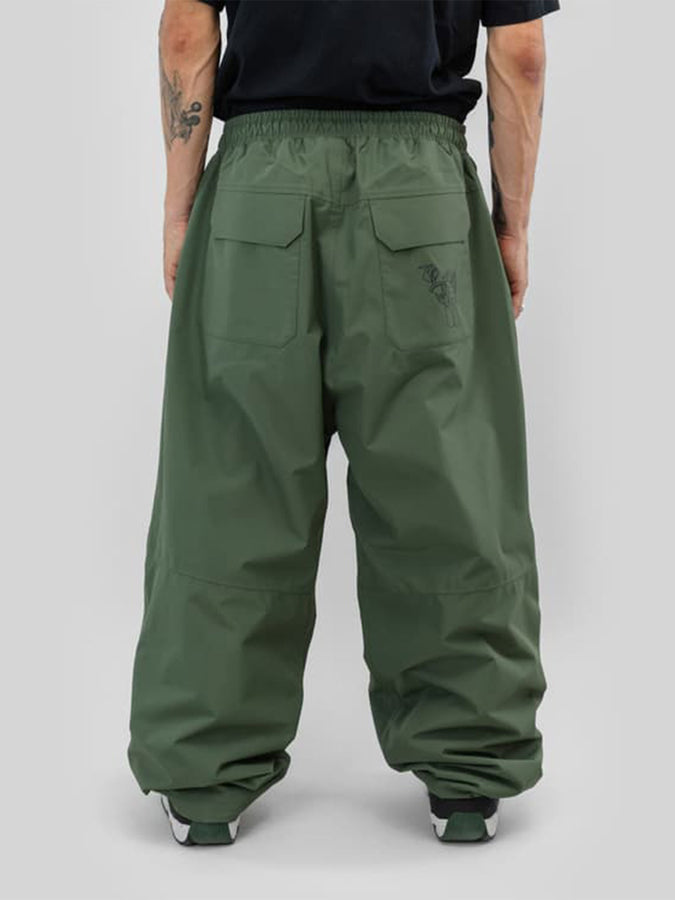 Beyond Medals Park 2027 – Shell Pants | DARK GREEN