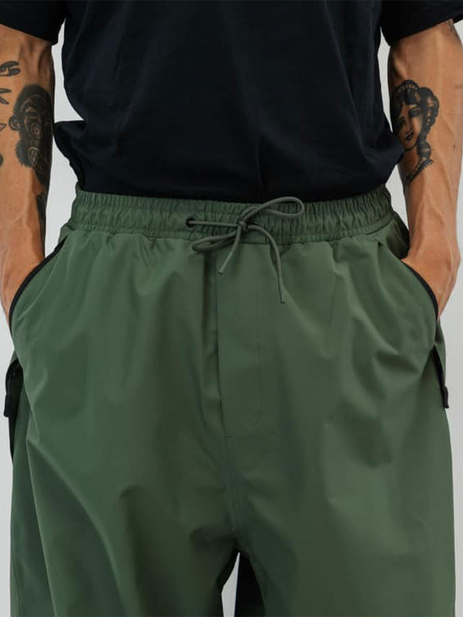Beyond Medals Park 2027 – Shell Pants | DARK GREEN