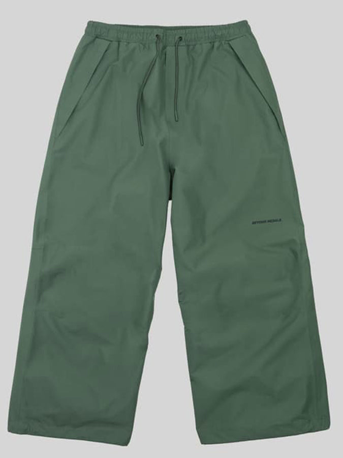 Beyond Medals Park 2027 – Shell Pants | DARK GREEN