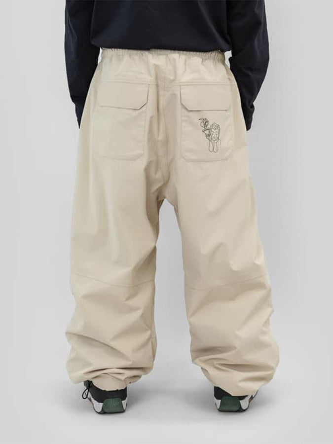 Beyond Medals Park 2027 – Shell Pants | BEIGE