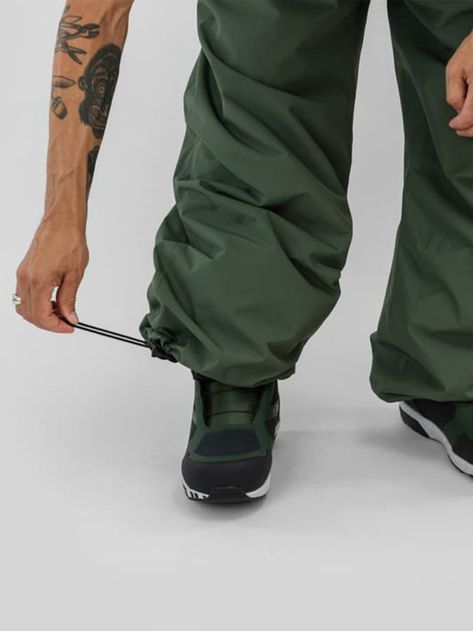 Beyond Medals Park 2027 – Shell Pants | DARK GREEN