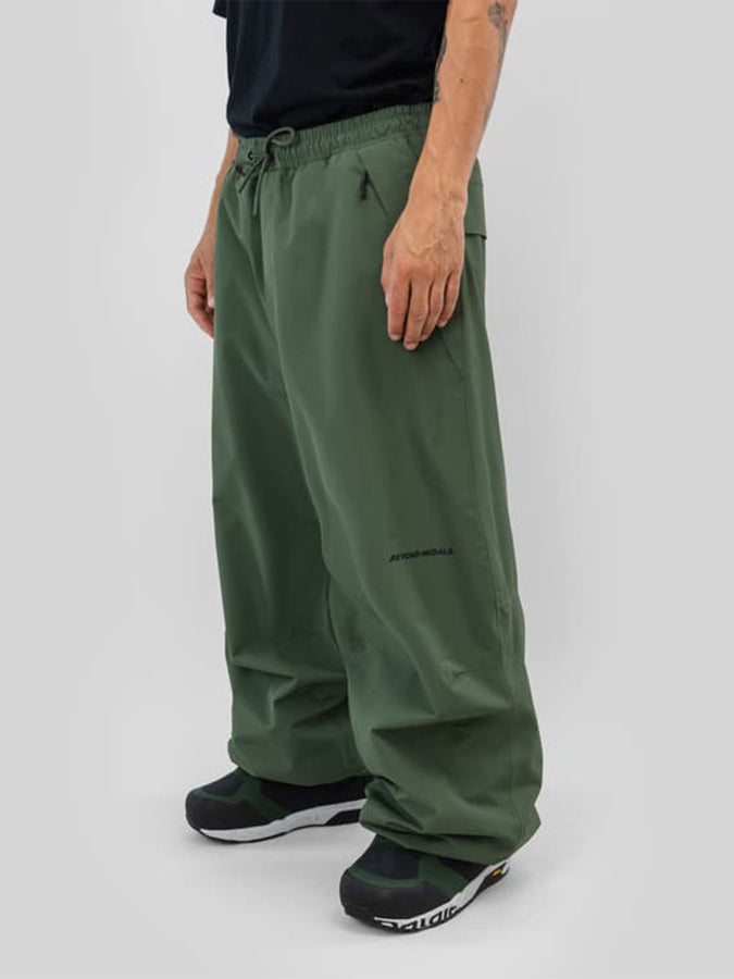 Beyond Medals Park 2027 – Shell Pants | DARK GREEN