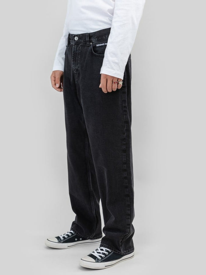Beyond Medals Loose Jeans Holiday 2025 | BLACK