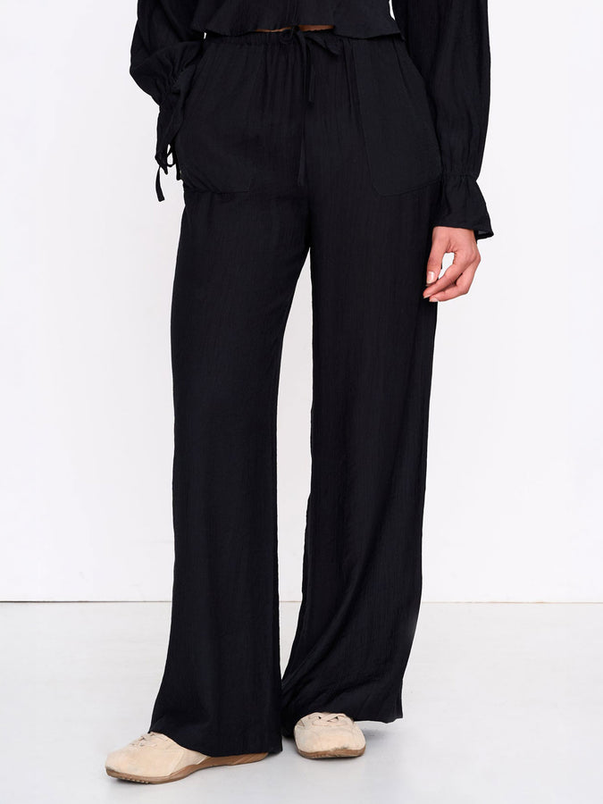 24 Colours Black Pants Spring 2026 | BLACK