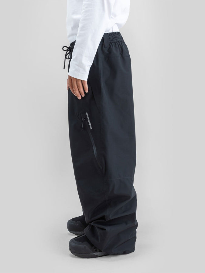 Beyond Medals Park Zip 2027 – Shell Pants | BLACK
