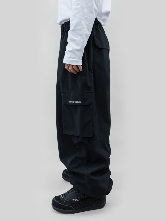Beyond Medals Park Cargo 2027 – Shell Pants | BLACK
