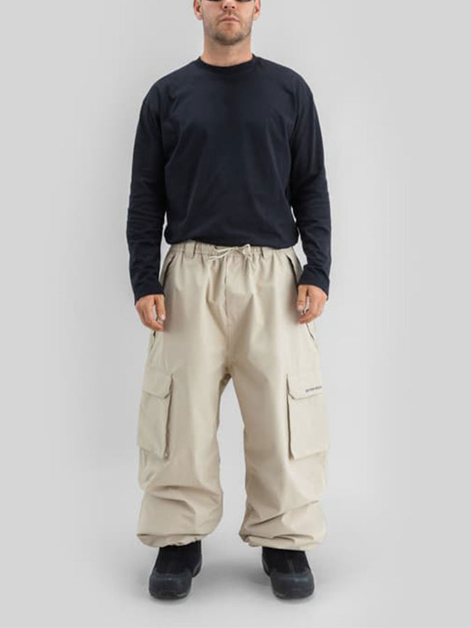 Beyond Medals Park Cargo 2027 – Shell Pants | BEIGE