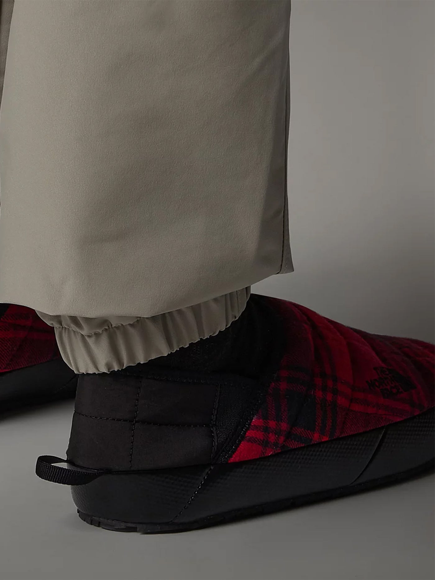The North Face Thermoball Traction Mule V Red Plaid 2024