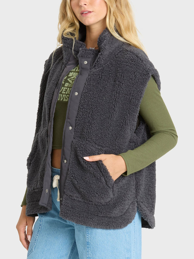 Billabong Waver Sherpa Vest Fall 2026 | BLACK SANDS (BSD1)