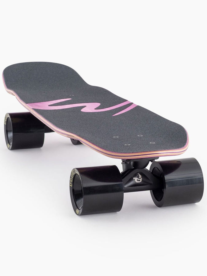Landyachtz Dinghy Classic Fender Moray Eel Complete Cruiser | PURPLE