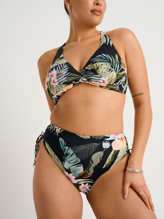 ES Coastal Heaven D-Cup Front Twist Bikini Top Spring 2026 | COASTAL HEAVEN