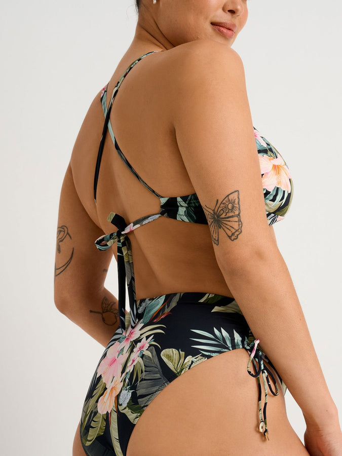 ES Coastal Heaven D-Cup Front Twist Bikini Top Spring 2026 | COASTAL HEAVEN