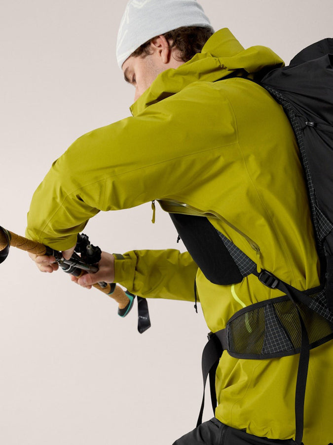 Arc'teryx Beta SL Jacket Fall 2025 | OLIVE MOSS/EUPHORIA