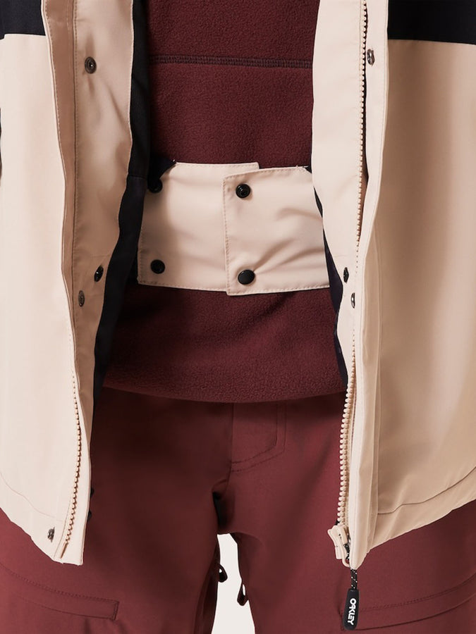 Oakley Range RC 2.0 Snowboard Jacket 2024 | HUMUS (31R)