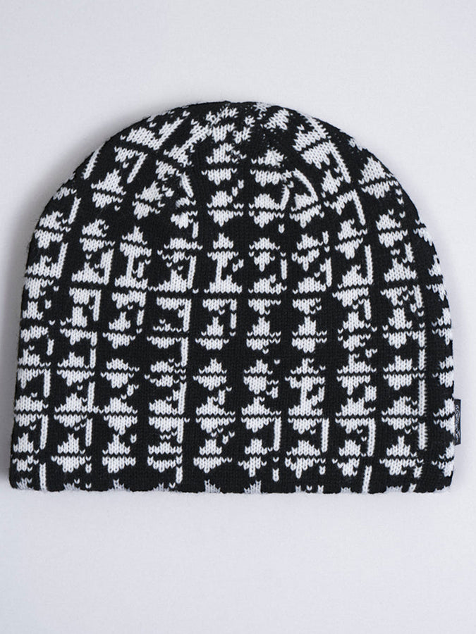 Autumn Studs Skully Beanie | BLACK