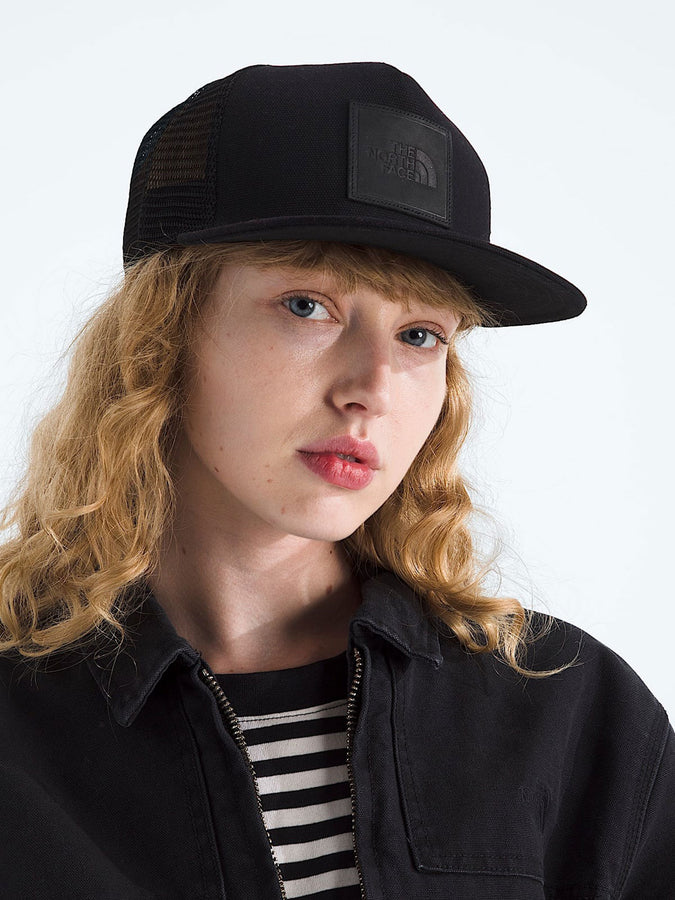 The North Face Half Dome Trucker Hat | TNF BLACK/LEATHER PATCH (BTO)