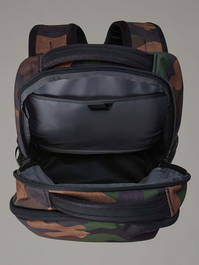 The North Face Jester Backpack | TNF BLACK CAMO/TNF BLACK (KAH)