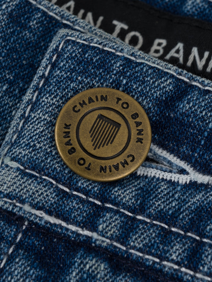 Chain To Bank Oil Fields Articulated Jeans Holiday 2025 | LIGHT INDIGO WASH
