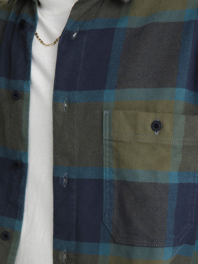 Vans Larkspur Plaid Flannel Longsleeve Buttondown Shirt Holiday 2025 | GRAPE LEAF/PARISIAN NGHT (F0O)
