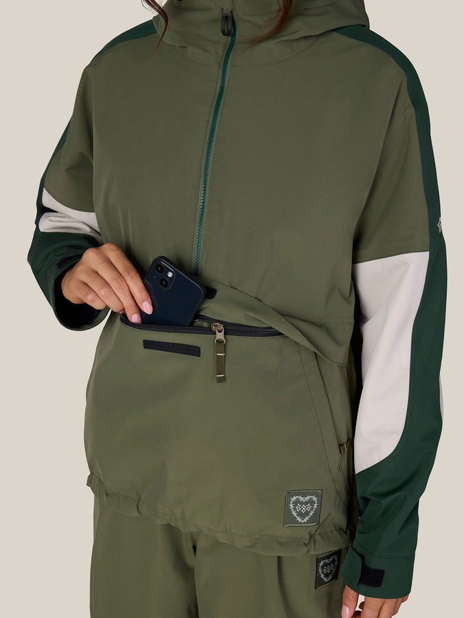 686 Outline Shell Anorak 2027 – Women's Shell Jacket | FATIGUE GREEN COLORBLCK (FTGB)