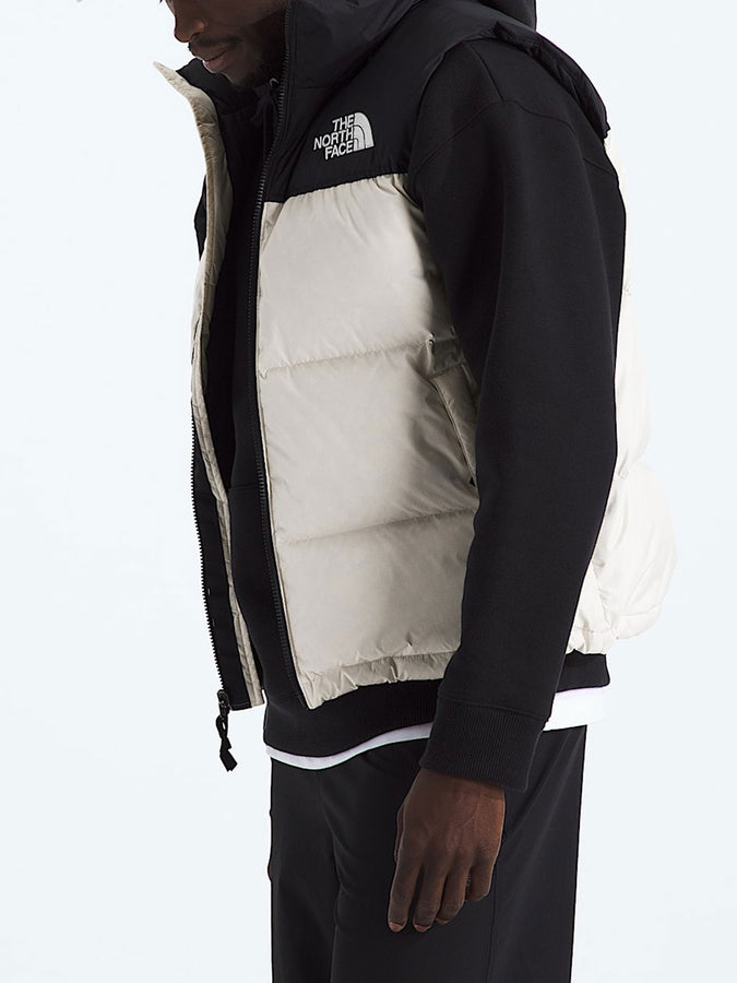 The North Face 1996 Retro Nuptse Vest Winter 2026 | WHITE DUNE/TNF BLACK-R (GOM)