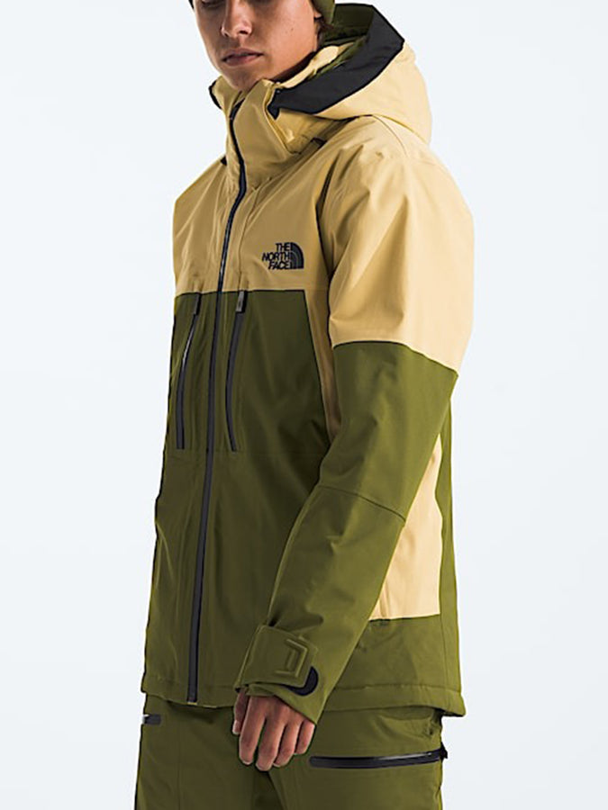 The North Face Chakal Snow Jacket Winter 2025 | LICHEN GOLD/FOREST OLIVE (5TI)