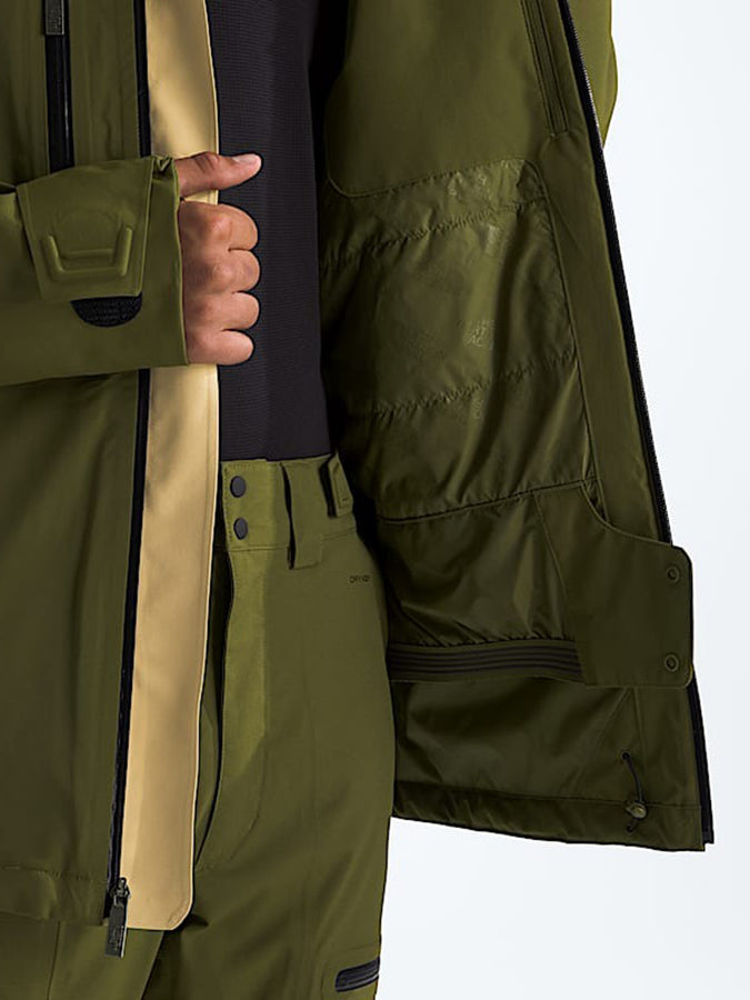 The North Face Chakal Snow Jacket Winter 2025 | LICHEN GOLD/FOREST OLIVE (5TI)