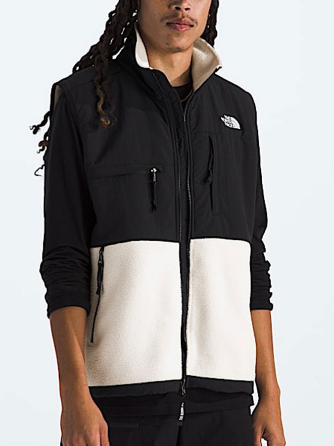The North Face Retro Denali Vest Spring 2025 | WHITE DUNE/TNF BLACK (ROU)
