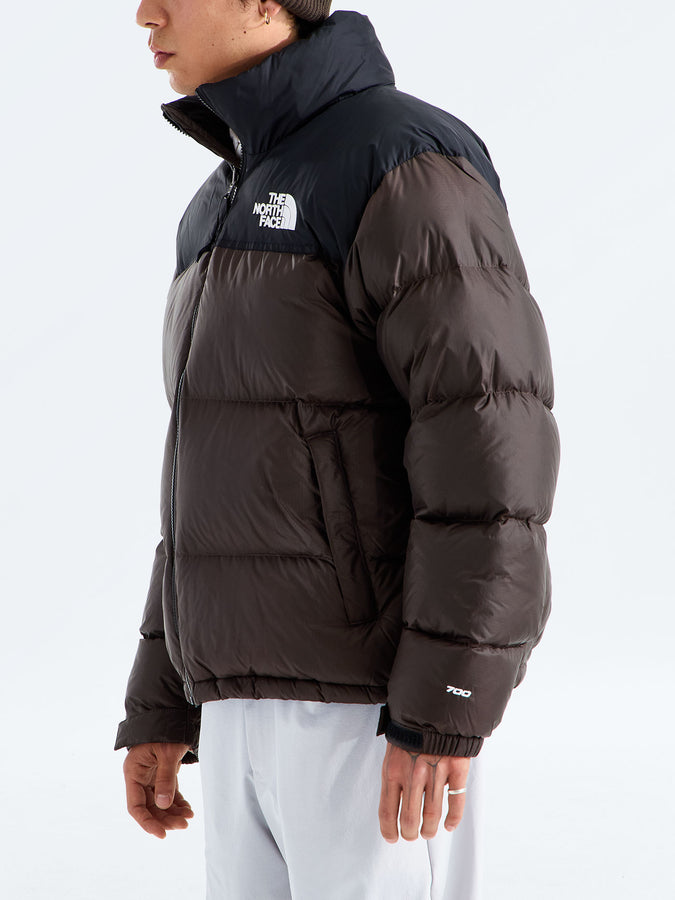 The North Face 1996 Retro Nuptse Jacket Holiday 2026 | DARK CHESTNUT/TNF BLACK (RM1)