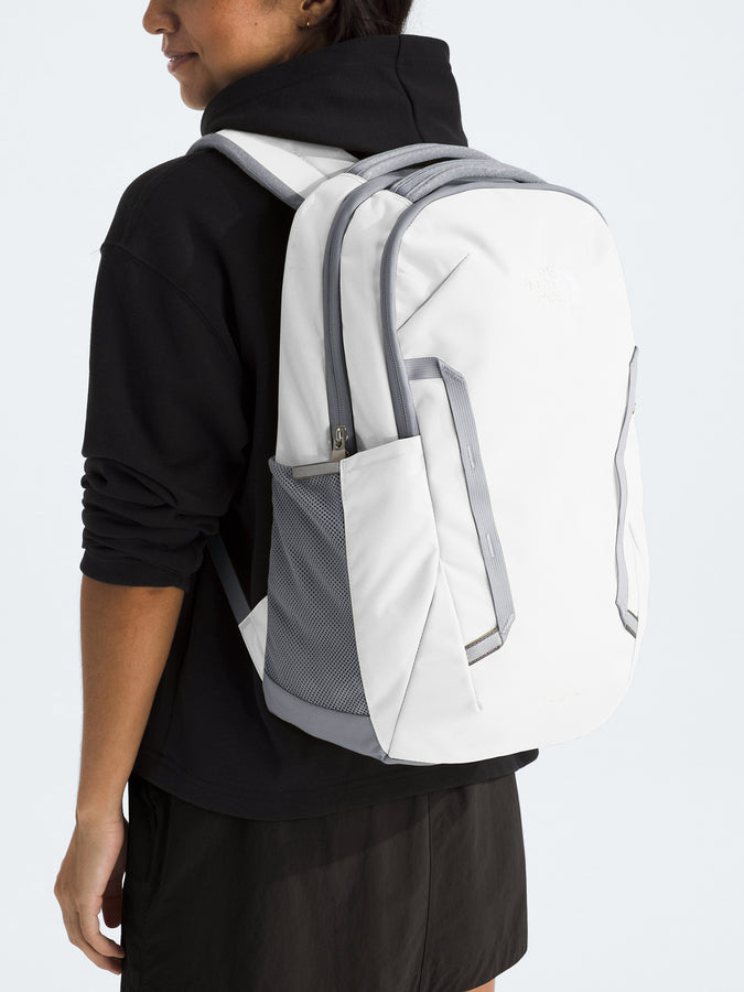 The North Face Vault Backpack Spring 2026 | TNF WHT MTL/MID GREY-NPF (54C)