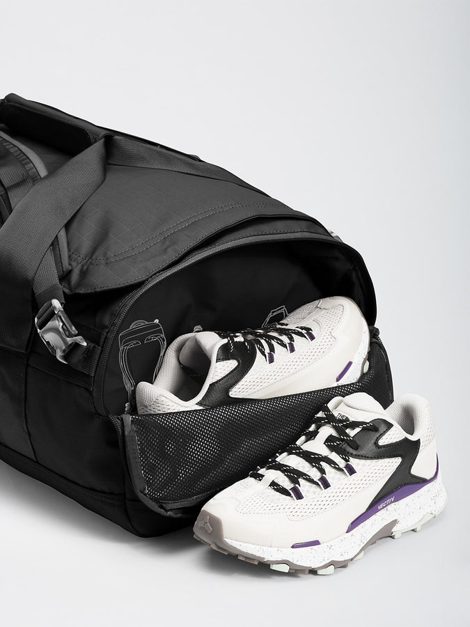 The North Face Base Camp Voyager 42L Duffle Bag | TNF BLACK/TNF WHITE (KY4)