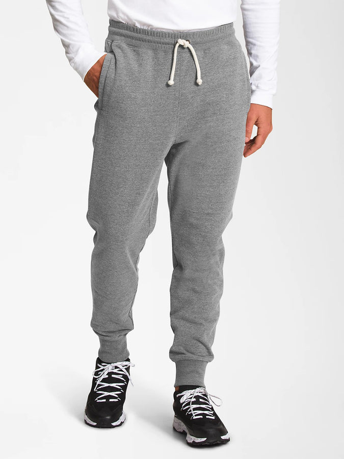 The North Face Heritage Patch Sweatpants | TNF MEDIUM GREY HTR (DYY)