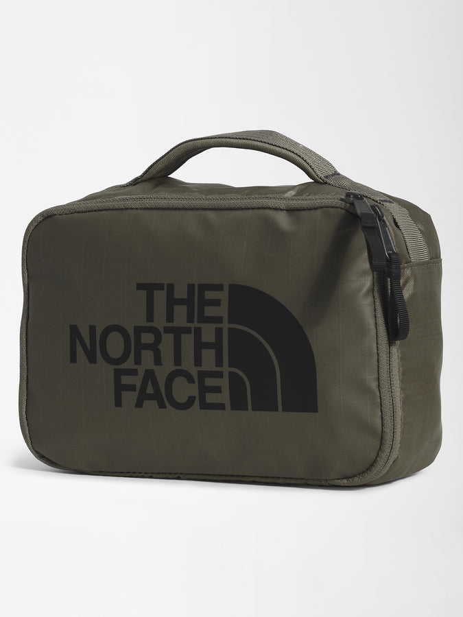The North Face Base Camp Voyager Dopp Kit | NEW TPE GRN/TNF BLK (BQW)