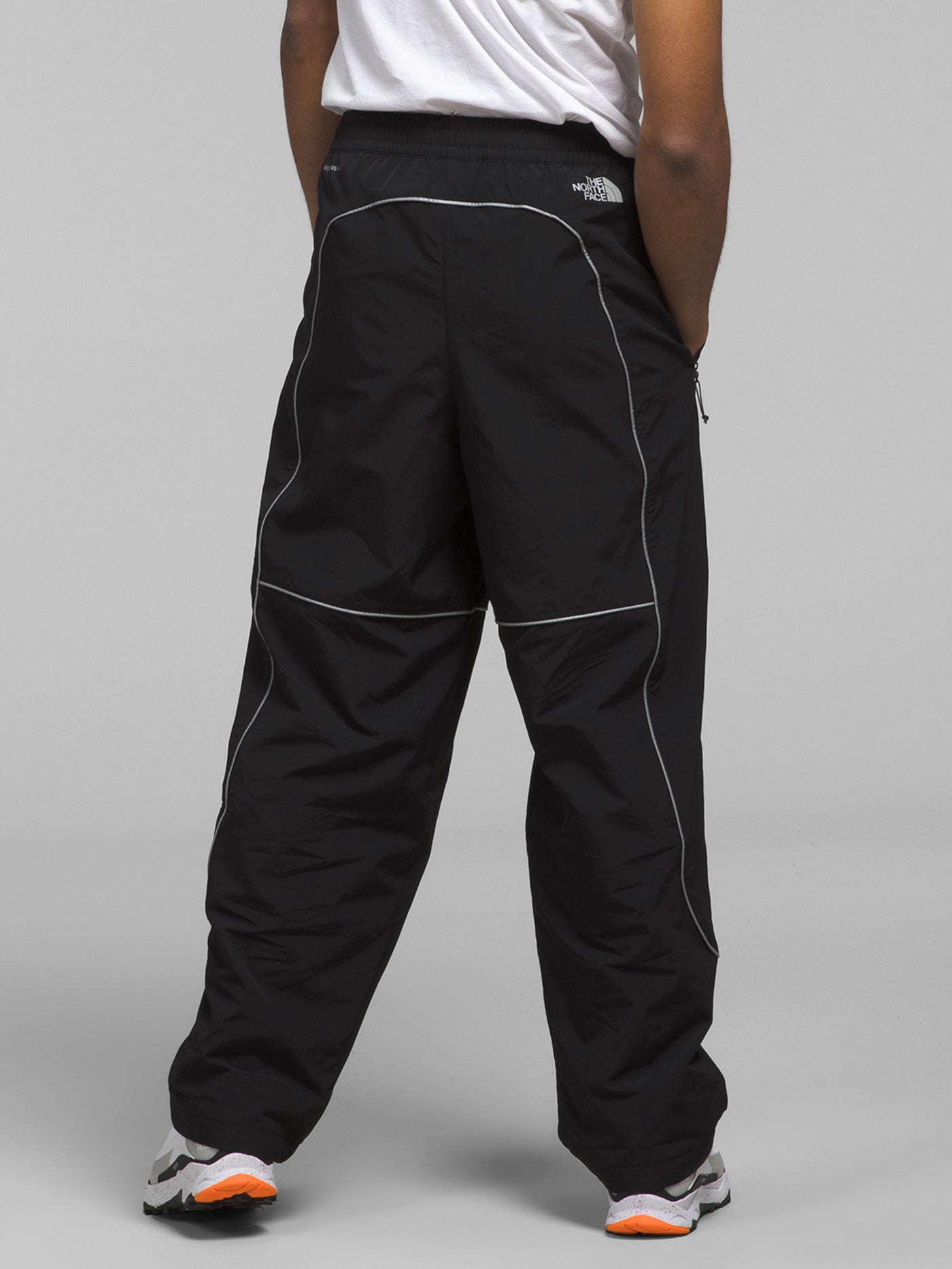 Pantaloni sportivi da uomo Tek Piping neri - THE NORTH FACE - Pavidas nel  2023