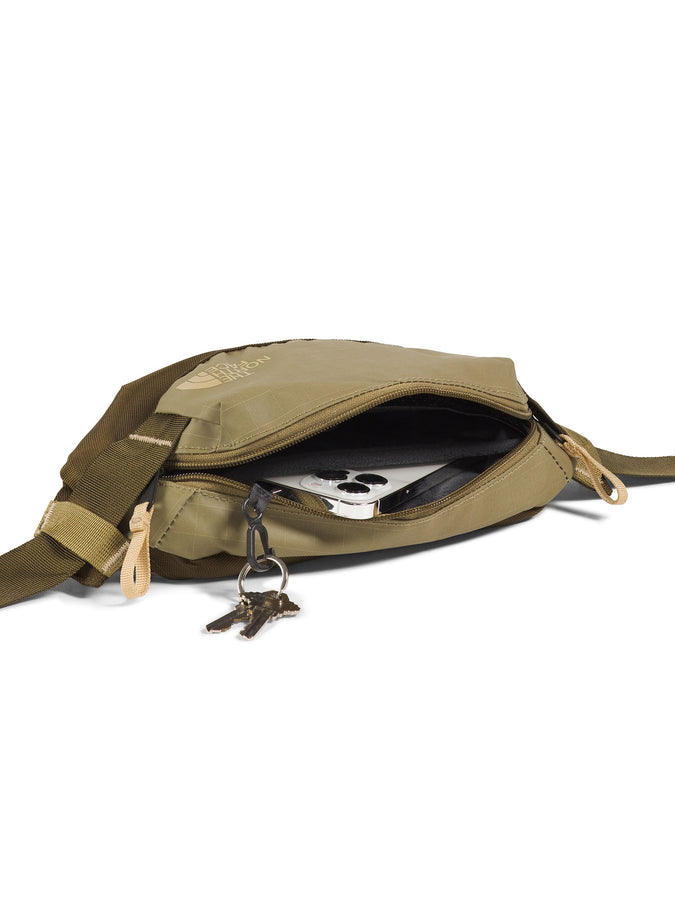 The North Face Base Camp Voyoger Lumbar Bag | CEDAR/SYCAMORE/KHAKI STN (MXO)